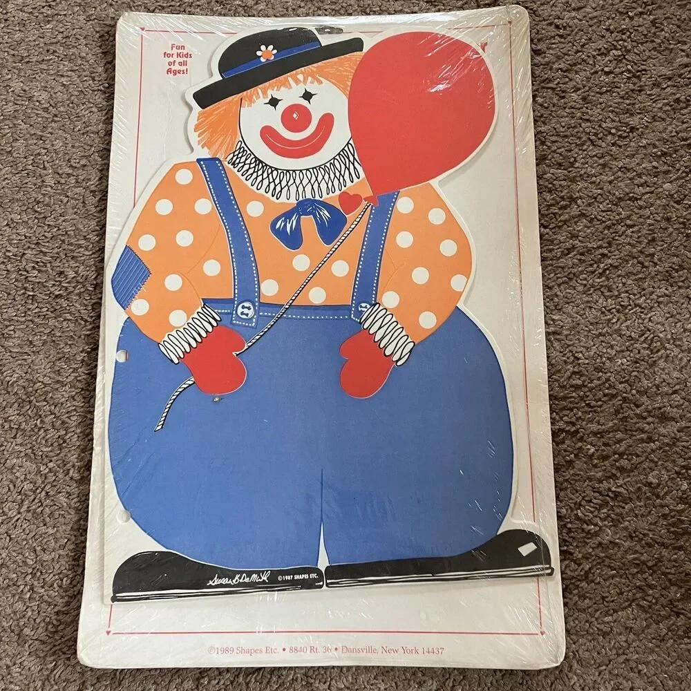 Vintage SHAPES ETC Creative Writing Book (1989) Clown - 10 Jumbo Sheets Paper